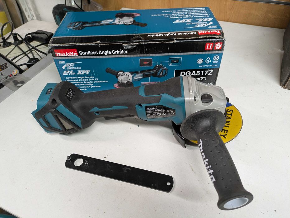 Makita 18V LXT Rebarbadora com vel ajustável