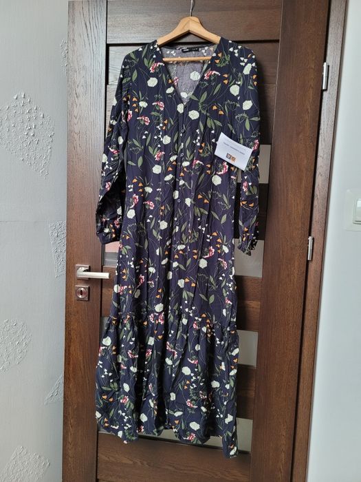 Długa sukienka w kwiaty r. 38/M granatowa Boho sukienka w kwiaty