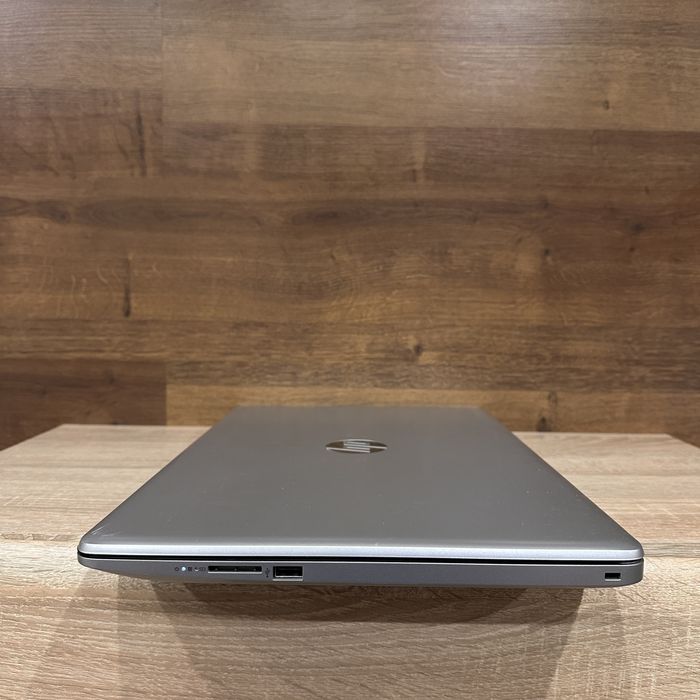 Ноутбук hp laptop i3-1115G4 / 8 ram / 256 ssd 17 дюймів