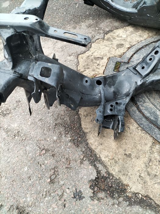 Підрамник (балка) задній tesla model 3