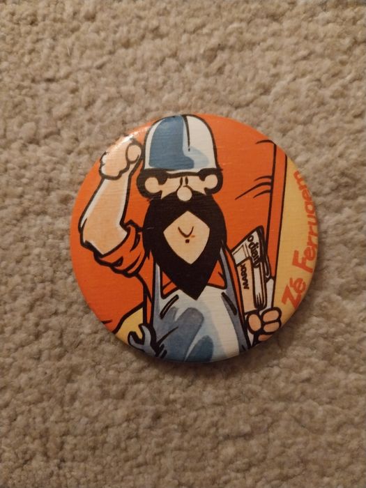 Zé Ferrugem Badge – Character from the Defunct Newspaper "O Diário"