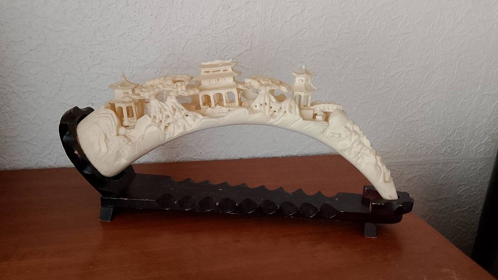Piękna rzeźba wykonana ręcznie z detalami