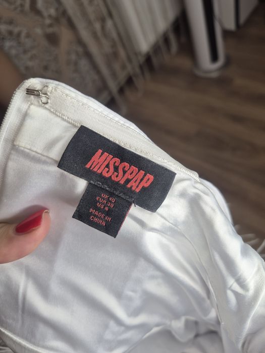 Фірмове плаття з пір'ям корсетом вечірне святкове весільне