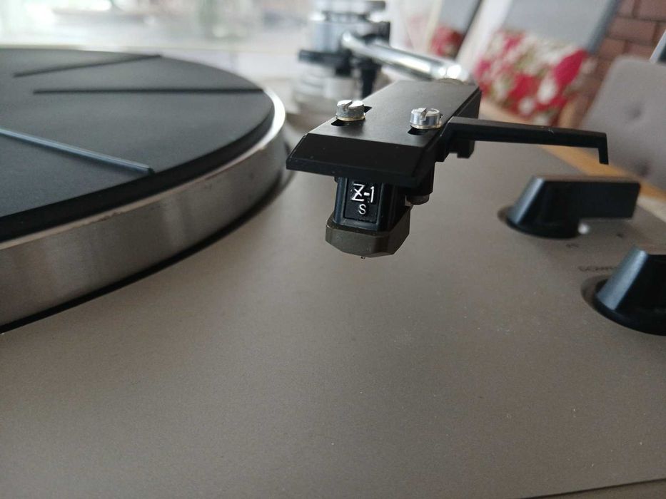 Gramofon JVC model L-A11