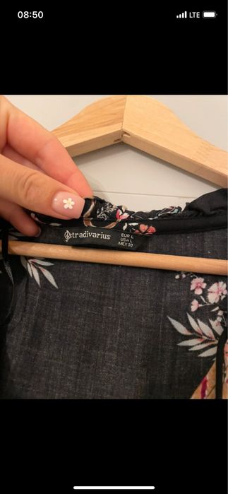 Długa sukienka Stradivarius