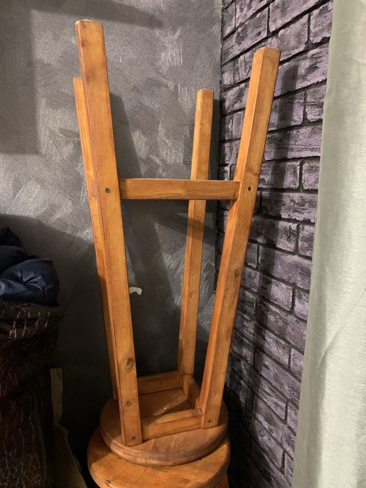 Деревʼя барні стільці