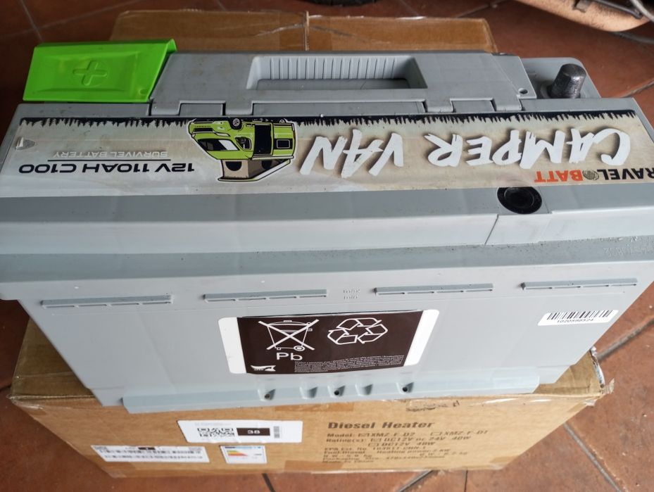 Bateria para célula + controlador (comando) painel solar    autocarava
