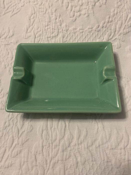 Various Ashtrays64737971644546121