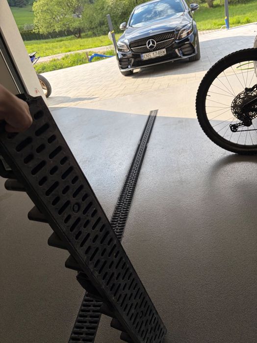Kratki odpływowe garaż nowe solidne mocne