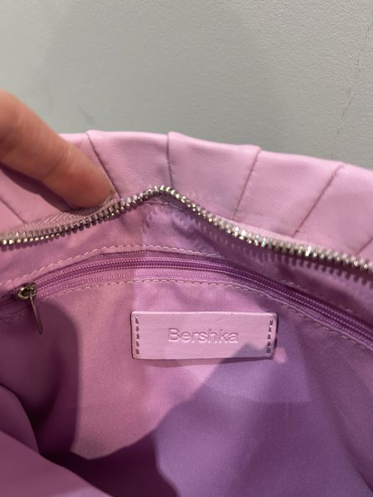 Акцентна сумка Bershka
