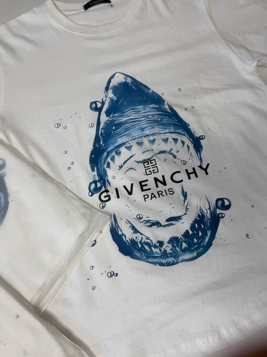 Футболка джіванші T-shirt Givenchy