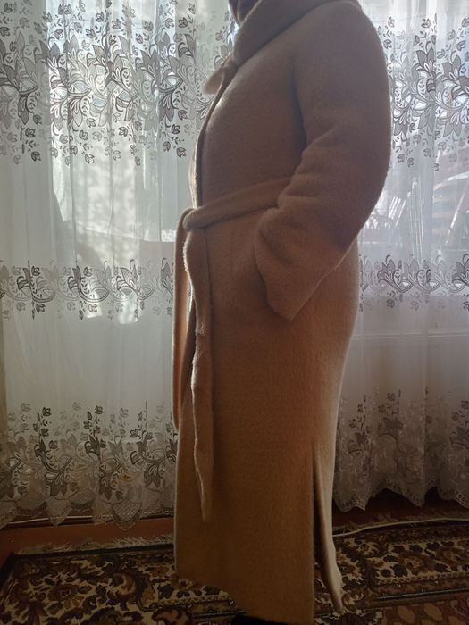 Пальто жіноче  майже нове