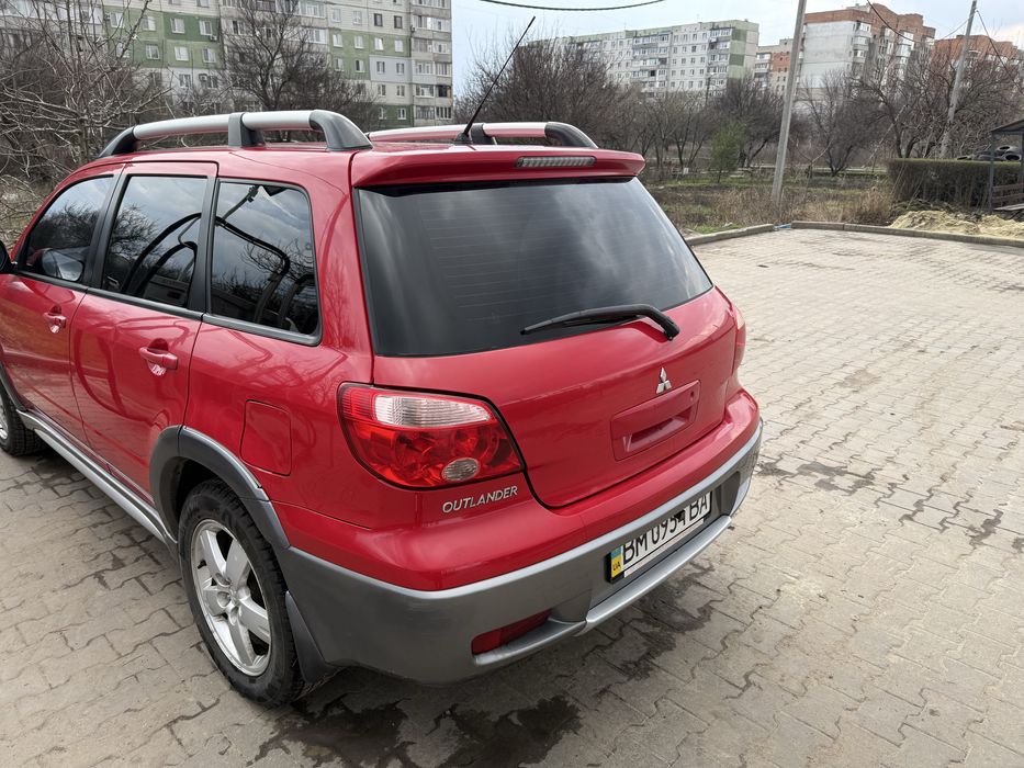 Продаётся Mitsubishi Outlander 2.4