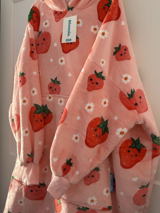 Pluszowa bluza kocobluza w truskawki Bloozie