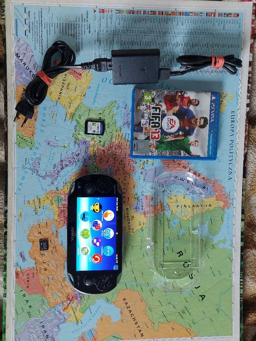 Konsola sony ps vita PCH-1104 3G OLED 4gb fifa 13