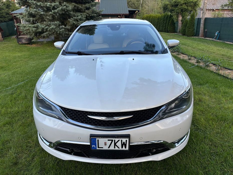 Chrysler 200