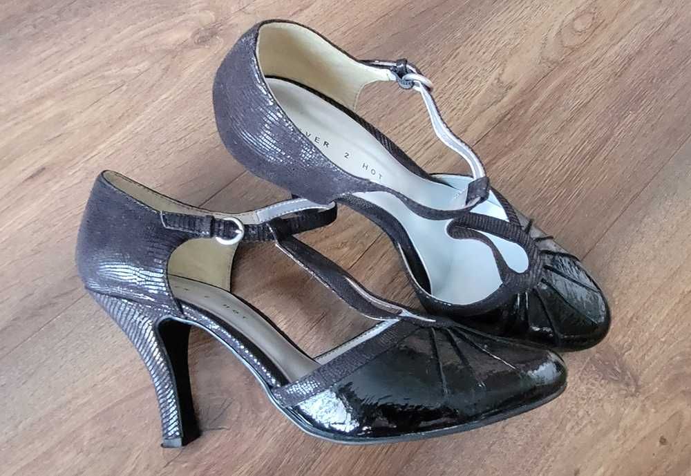 Eleganckie czarne szpilki r. 39