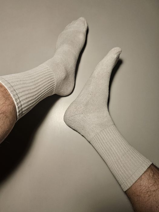 Białe skarpetki sportowe