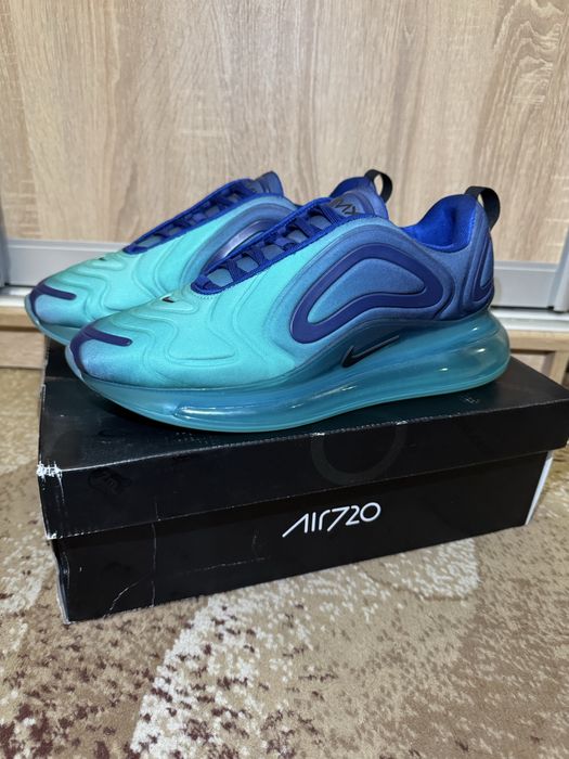 Nike Air Max 720 EU43