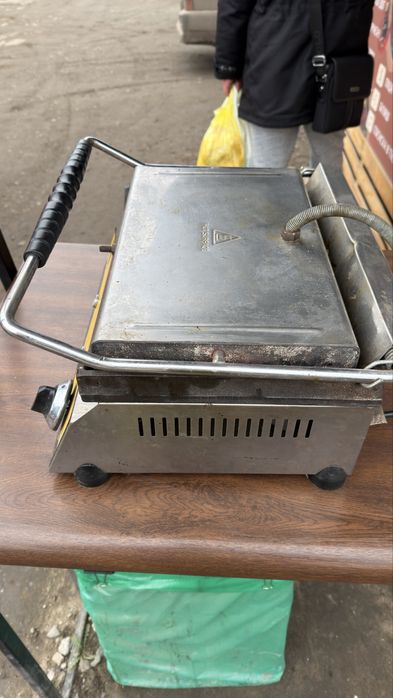 Гриль прижимний REMTA