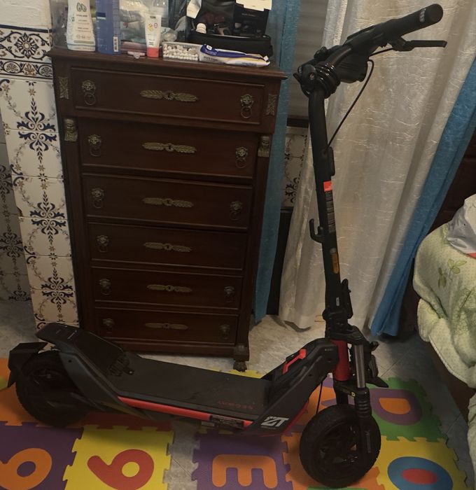 Trotinet segwey ZT3 Pro como nova