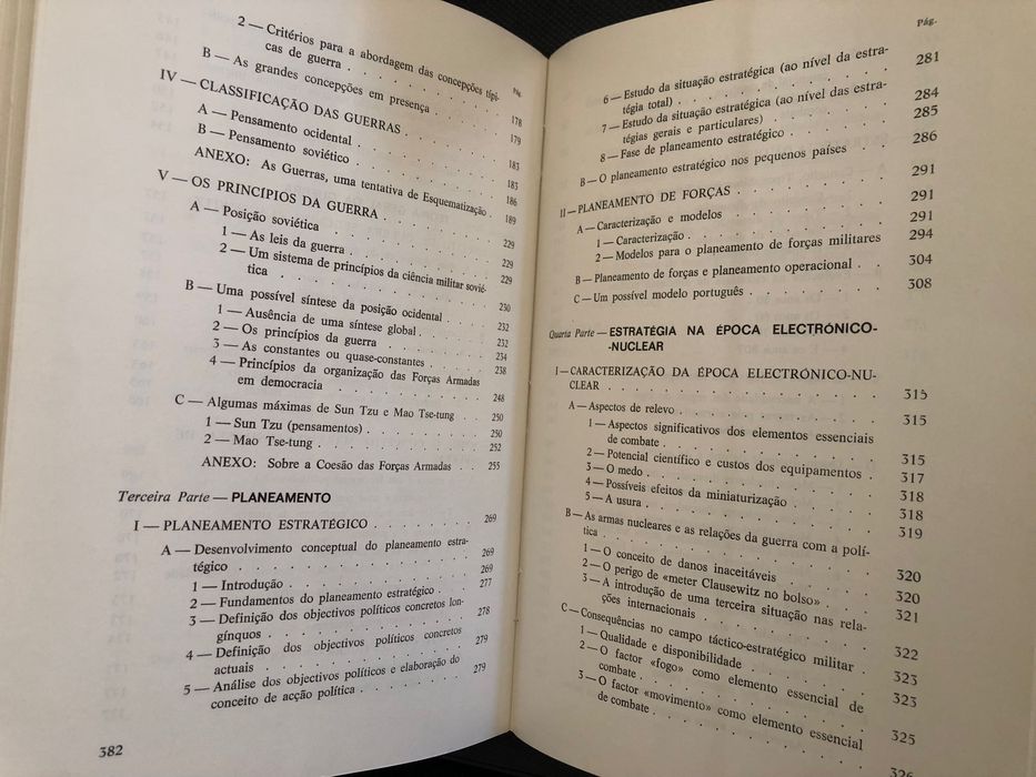 Da Estratégia / Incursões no Domínio da Estratégia