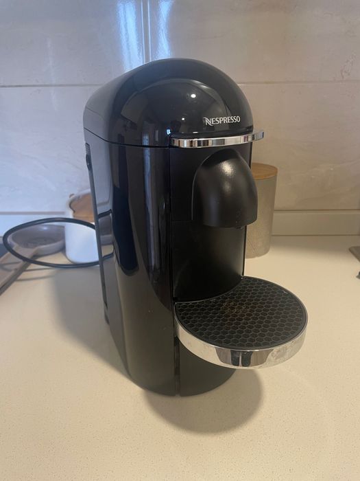 Máquina de café VERTUO NESPRESSO