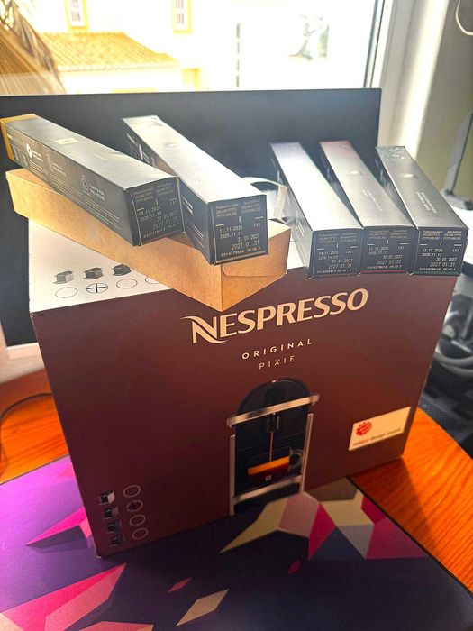Nespresso Pixie Redesign Titan com 56 Capsulas - Completamente Nova