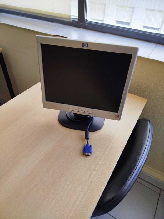 Monitor HP 1502 Usado - EM BOM ESTADO
