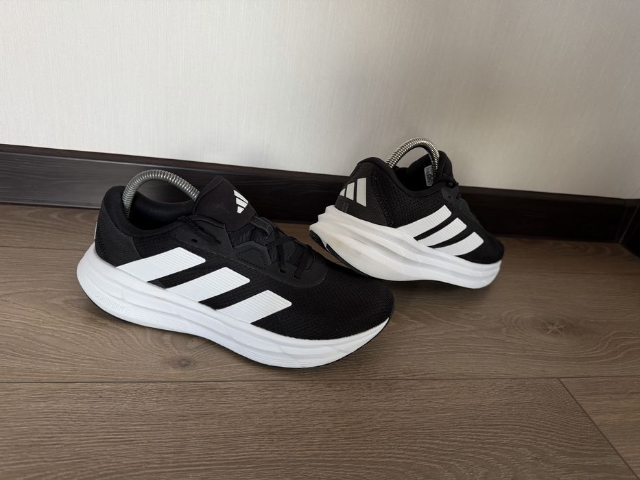 Кросівки adidas 42 розмір