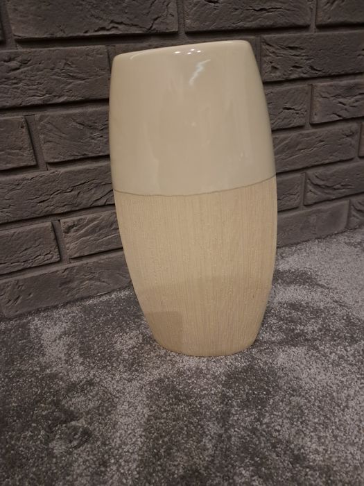 Wazon ozdobny beżowy