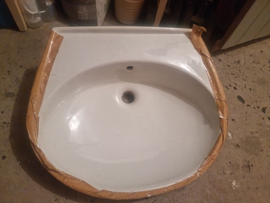 4 umywalki + postument ZA 100ZL