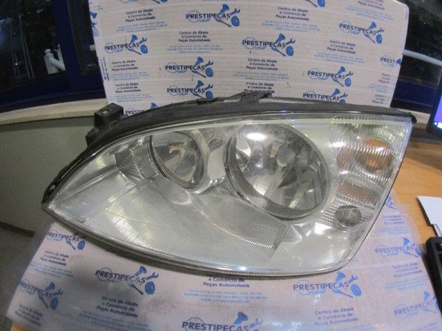 Ótica / farol esquerda FORD Mondeo III Carrinha (BWY)