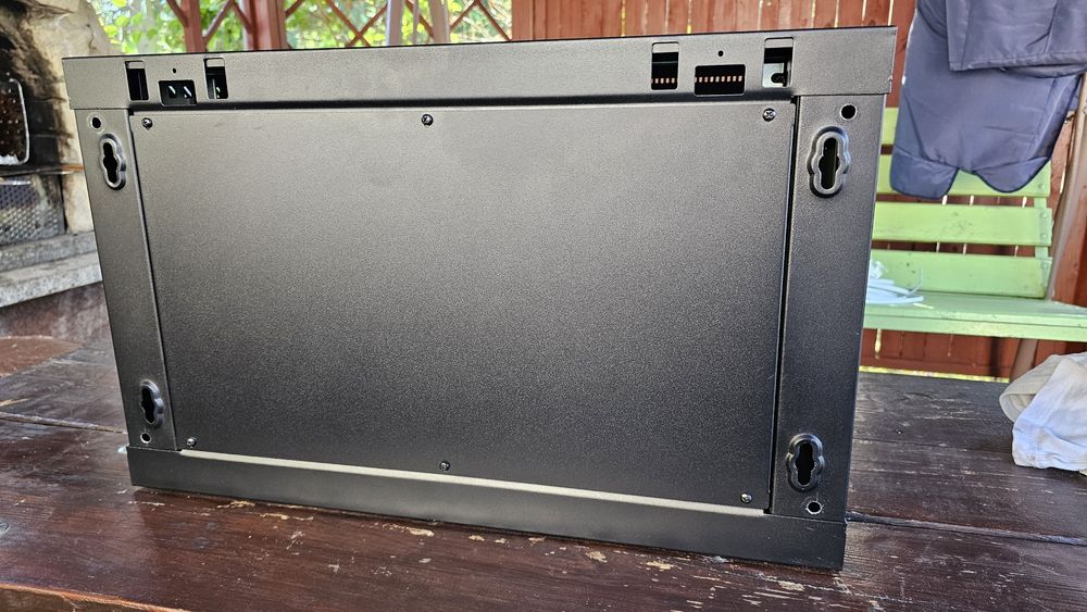Szafa rack wisząca 6U 600x450 CCSW-0604-06U SECURITYNET