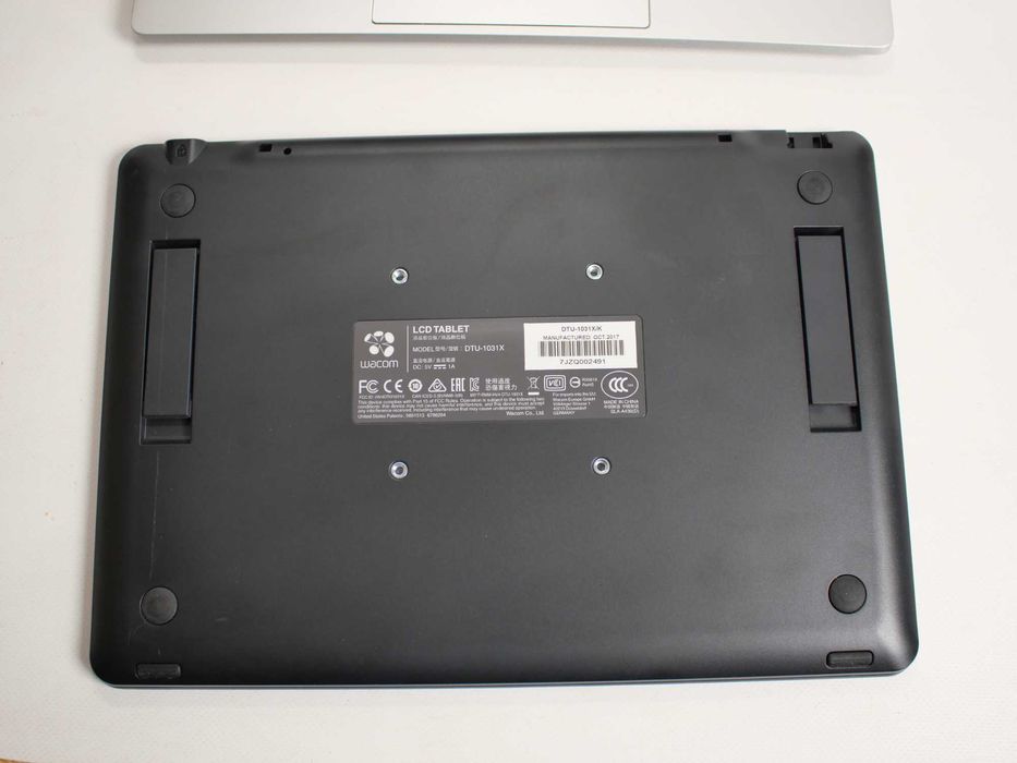 Wacom DTU-1031X 10.1" графічний планшет/монітор для малювання і ретуші