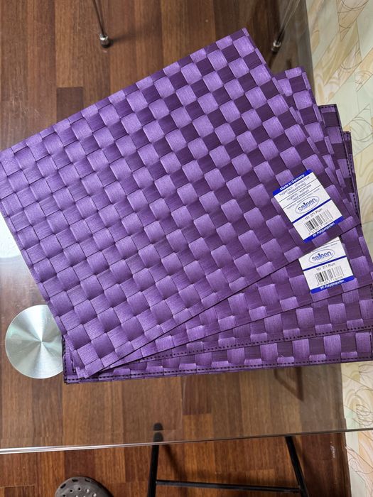 Підставка на стіл  Saleen Premium