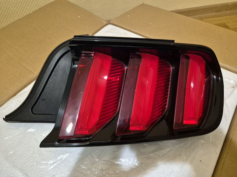 Задні ліхтарі, стопи Ford Mustang 14-17