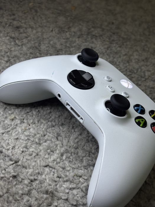 Xbox Series X + 132 Jogos + 4TB Extra