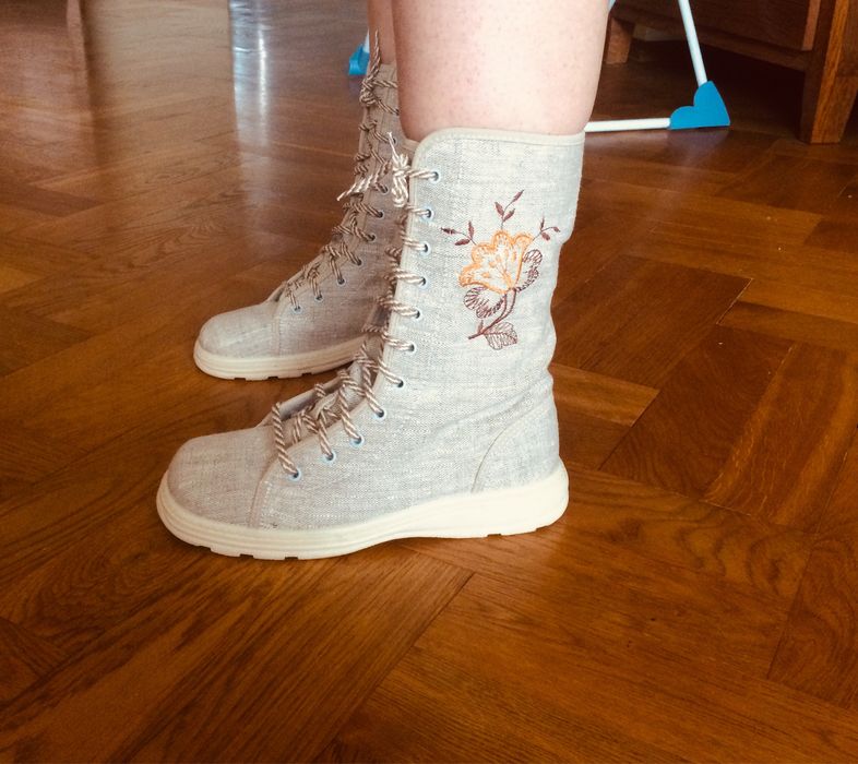 Nowe buty z lnu z haftem w kwiaty rozm. 37/23,5 cm