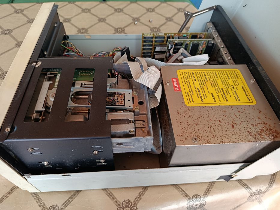 Ретро комп'ютер IBM 286
