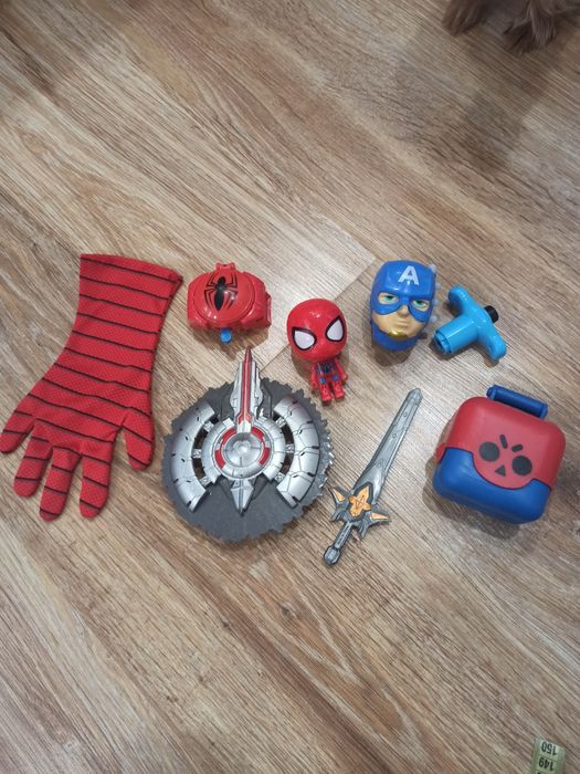 Лоты игрушек, фигурки героев, оружие, мыльные пузыри, пистолеты, ёлка