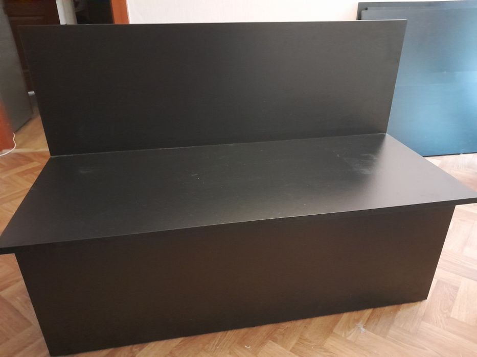 Столик , диванчик, рецепшн