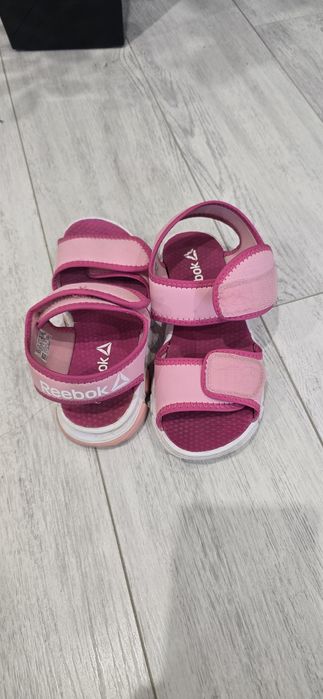 Продам босаножки Reebok