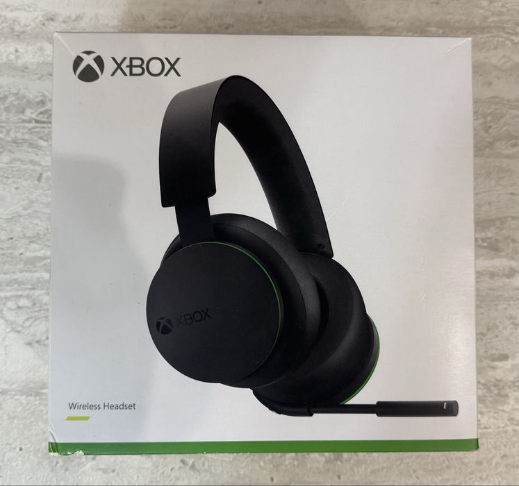 Ігрова консоль Xbox Series X + Навушники Xbox