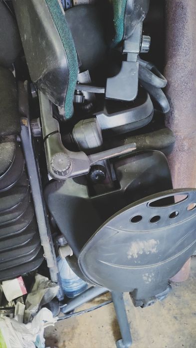 Продам офісні стільці