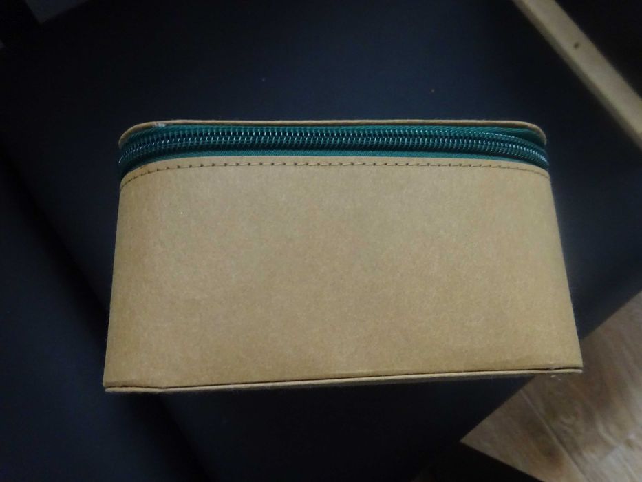 papierowy kuferek kosmetyczka na kosmetyki 15,5 x 15,5 x 8 cm