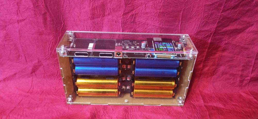 Продам power bank великої ємності на 50 000 мАг