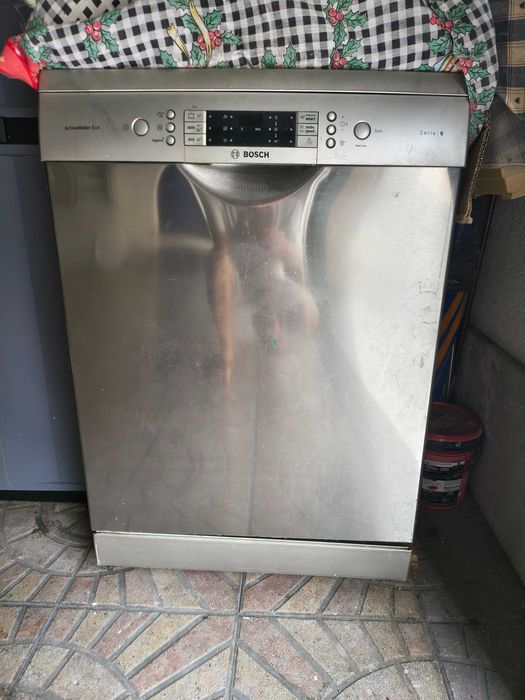 Máquina Lavar Louça Bosch Série 6, com avaria