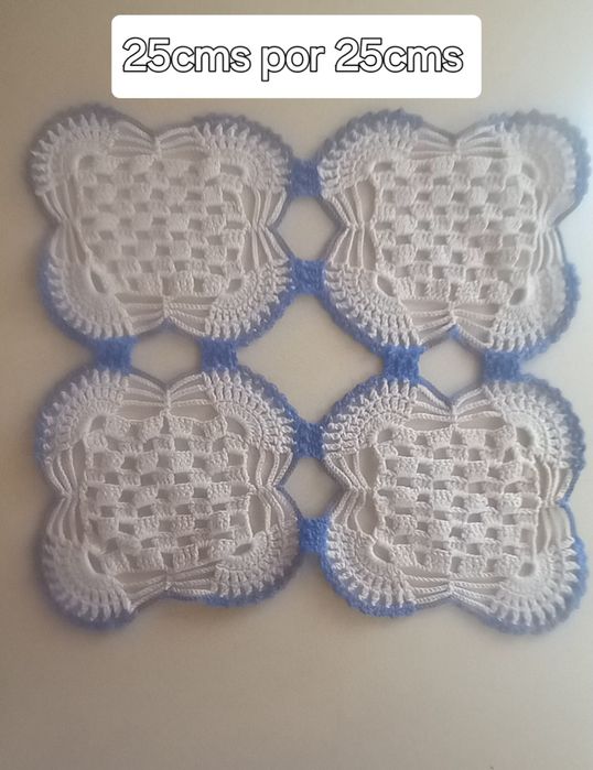 Toalha de mesa em renda para desocupar 50€
3 panos em renda 15€
Matosi