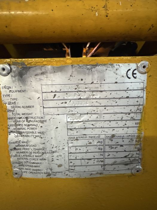 Plataformas elevatórias Tesoura Elétricas 10mt usadas Narrow-estreita